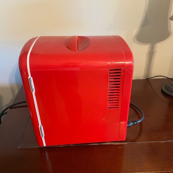 Coca-Cola Coke 6 Can Mini Cooler Fridge dorm - Picture 3 of 7